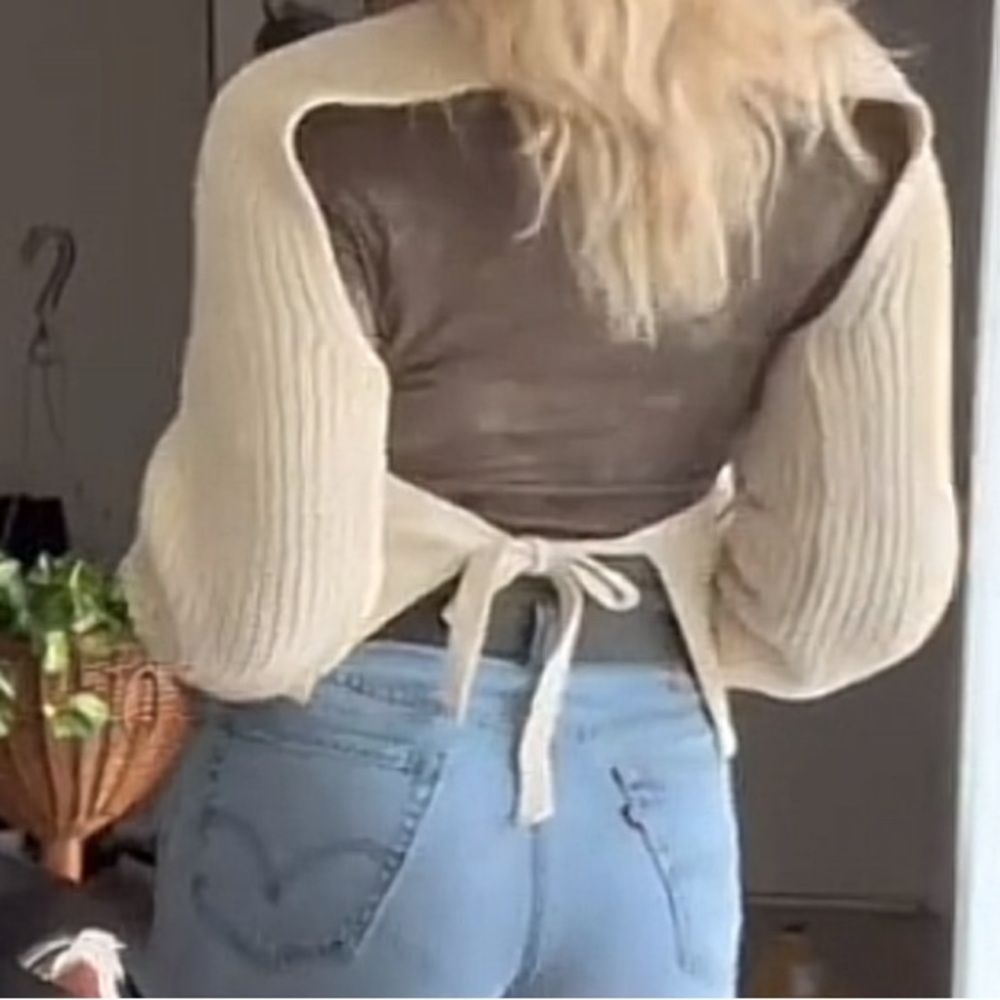 Unique fun backless tie sweater from Zara size medium